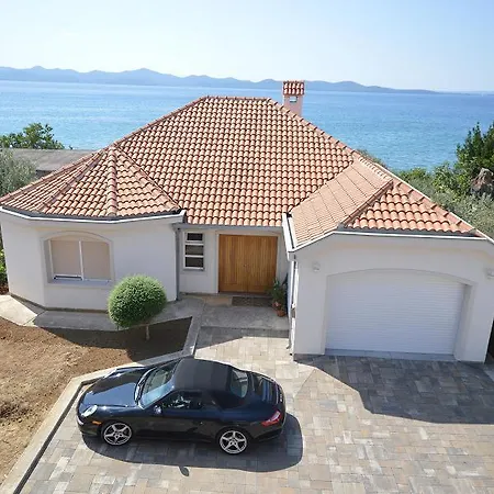 Apartment Beachfront Petar